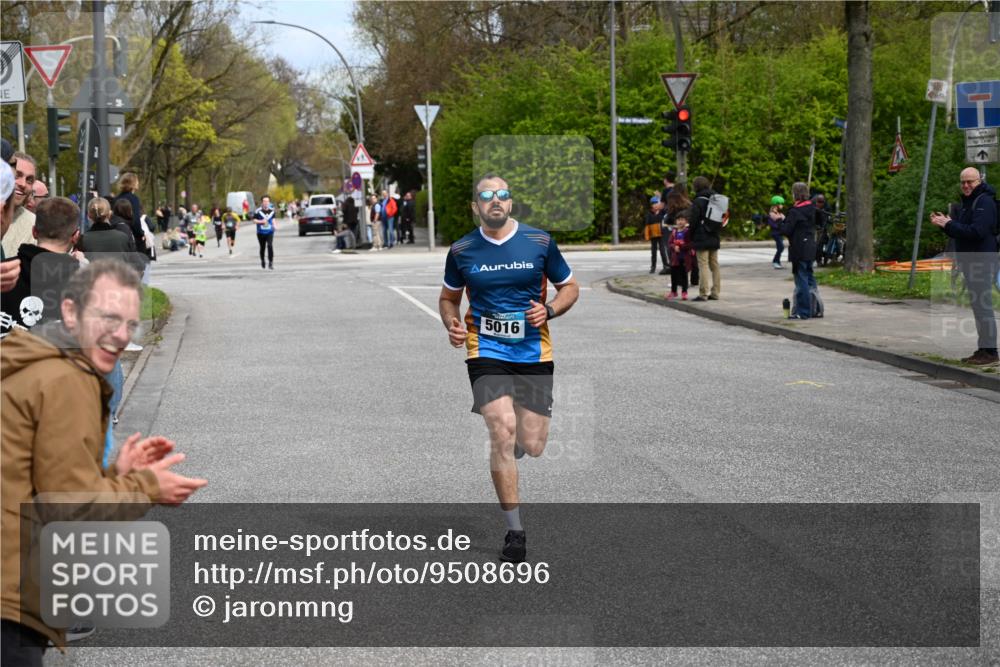 12.04.2026 - 45. Internationalen Wilhelmsburger Insellauf J. Mangold http://msf.ph/oto/9508696 12.04.2026 12:54:21 Ziel 3000, 4823, 5743, 4924, 5630, 5858, 3661, 2852, 2085, 5016, 3157, 5283, 3163, 4472, 5478, 5513, 5296 meine-sportfotos.de
