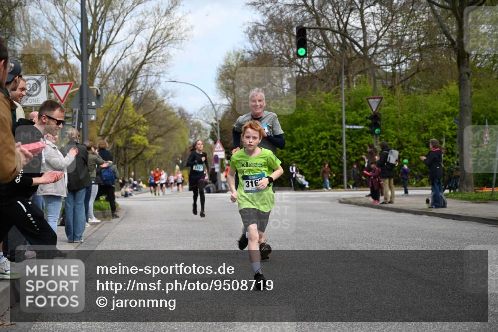 12.04.2026 - 45. Internationalen Wilhelmsburger Insellauf J. Mangold http://msf.ph/oto/9508719 12.04.2026 12:54:37 Ziel 5016, 3157, 5283, 3163, 4472, 5478, 5513, 5296, 4570, 3302, 2235, 3899, 3300, 5213, 3300, 5213, 3411, 4041, 5086, 5087, 4079, 4678, 3177 meine-sportfotos.de