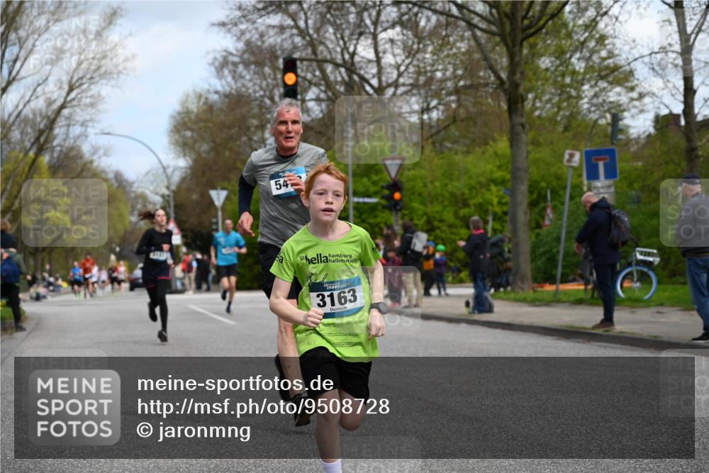 12.04.2026 - 45. Internationalen Wilhelmsburger Insellauf J. Mangold http://msf.ph/oto/9508728 12.04.2026 12:54:38 Ziel 5016, 3157, 5283, 3163, 4472, 5478, 5513, 5296, 4570, 3302, 2235, 3899, 3300, 5213, 3411, 4041, 5086, 5087, 4079, 4678, 3177 meine-sportfotos.de