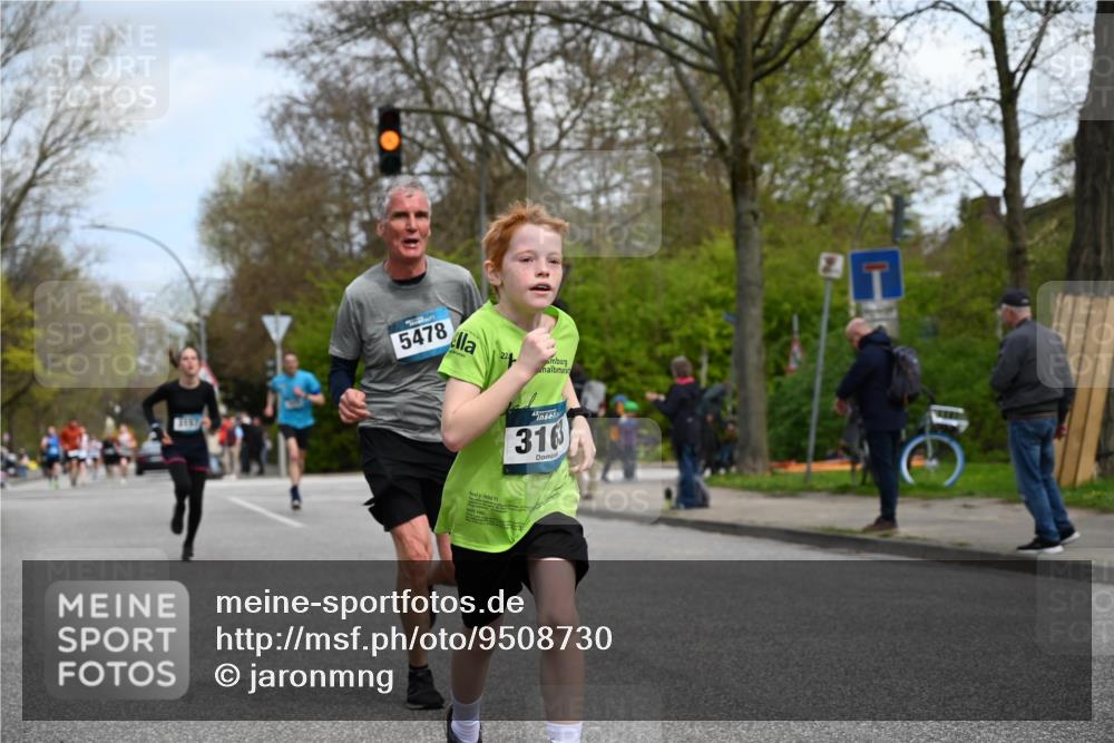 12.04.2026 - 45. Internationalen Wilhelmsburger Insellauf J. Mangold http://msf.ph/oto/9508730 12.04.2026 12:54:38 Ziel 5016, 3157, 5283, 3163, 4472, 5478, 5513, 5296, 4570, 3302, 2235, 3899, 3300, 5213, 3411, 4041, 5086, 5087, 4079, 4678, 3177 meine-sportfotos.de