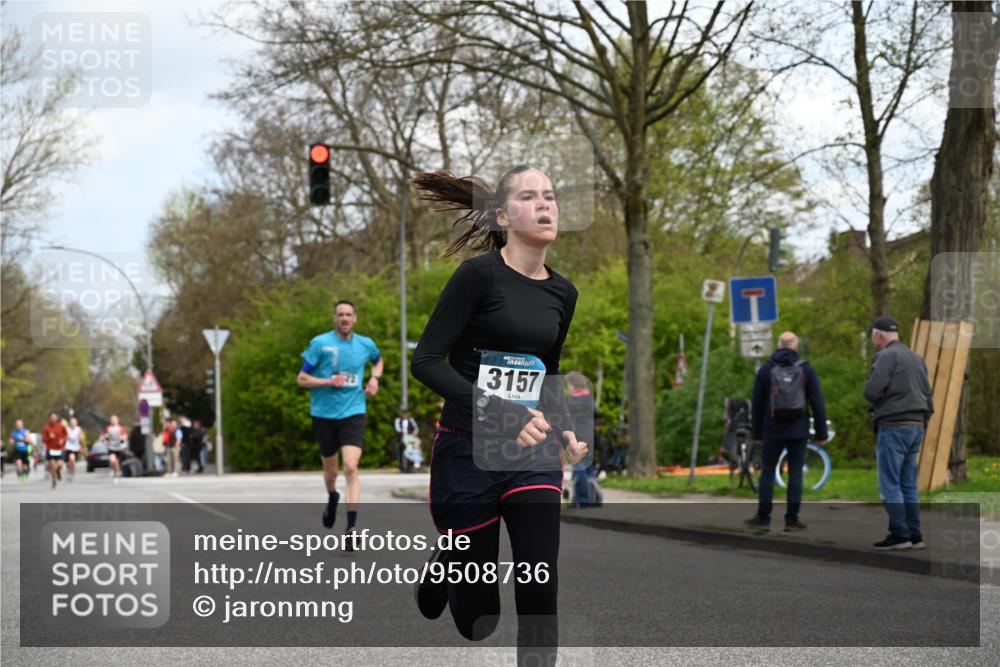 12.04.2026 - 45. Internationalen Wilhelmsburger Insellauf J. Mangold http://msf.ph/oto/9508736 12.04.2026 12:54:41 Ziel 5016, 3157, 5283, 3163, 4472, 5478, 5513, 5513, 5296, 4570, 3302, 2235, 3899, 3300, 5213, 3411, 3411, 4041, 5086, 5087, 4079, 4678, 3177 meine-sportfotos.de