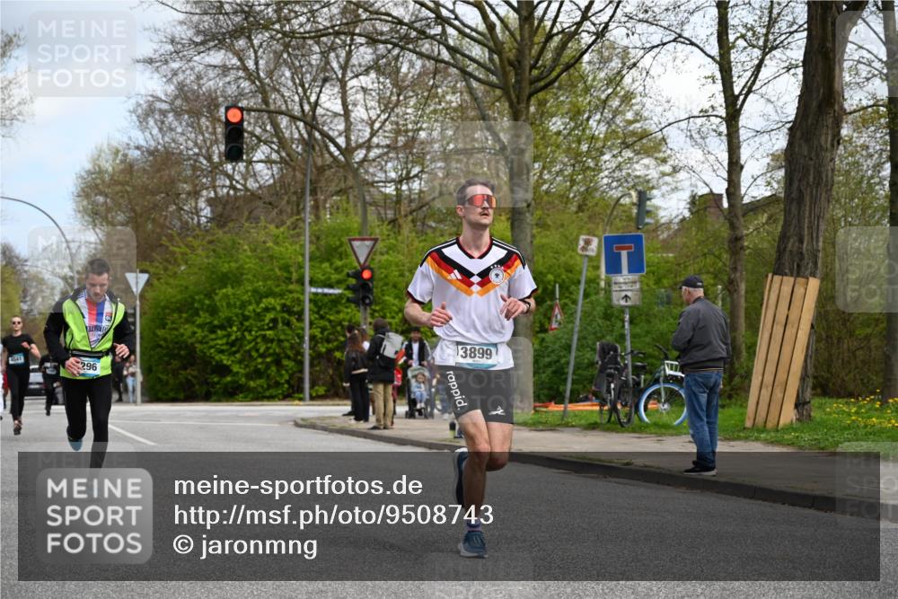 12.04.2026 - 45. Internationalen Wilhelmsburger Insellauf J. Mangold http://msf.ph/oto/9508743 12.04.2026 12:54:57 Ziel 3163, 4472, 5478, 5513, 5296, 4570, 3302, 2235, 3899, 3300, 5213, 3411, 4041, 5086, 5087, 4079, 4678, 3177, 5119, 5119, 2737, 2820 meine-sportfotos.de