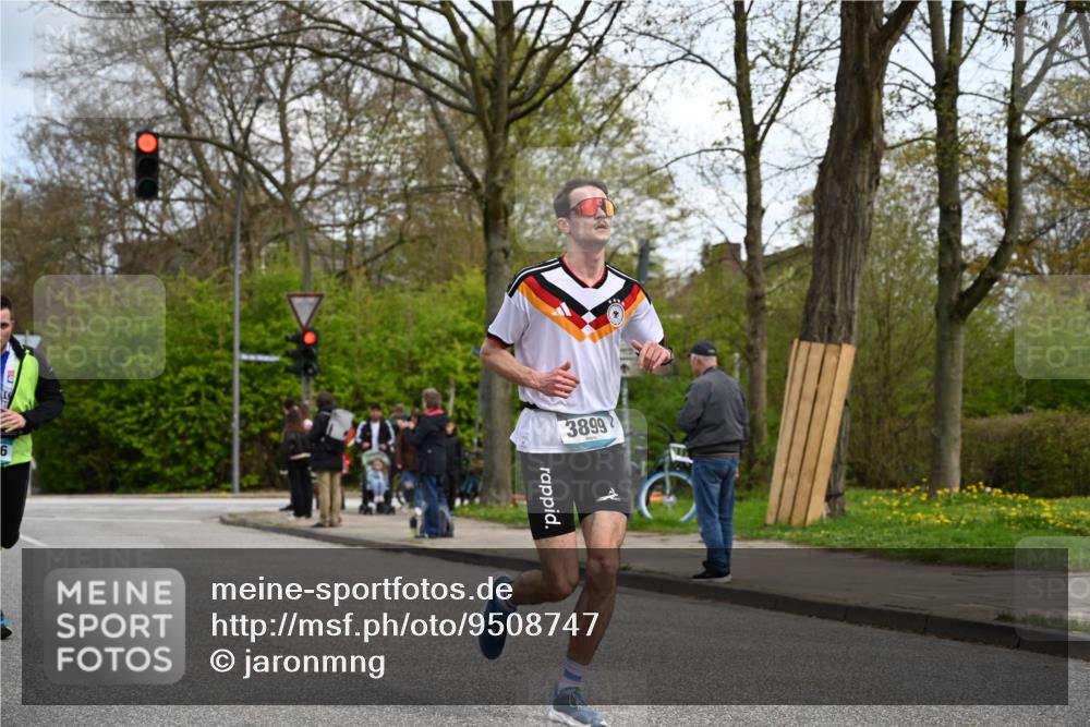 12.04.2026 - 45. Internationalen Wilhelmsburger Insellauf J. Mangold http://msf.ph/oto/9508747 12.04.2026 12:54:58 Ziel 3163, 4472, 5478, 5513, 5296, 4570, 3302, 2235, 3899, 3300, 5213, 3411, 4041, 5086, 5087, 4079, 4678, 3177, 5119, 2737, 2820 meine-sportfotos.de
