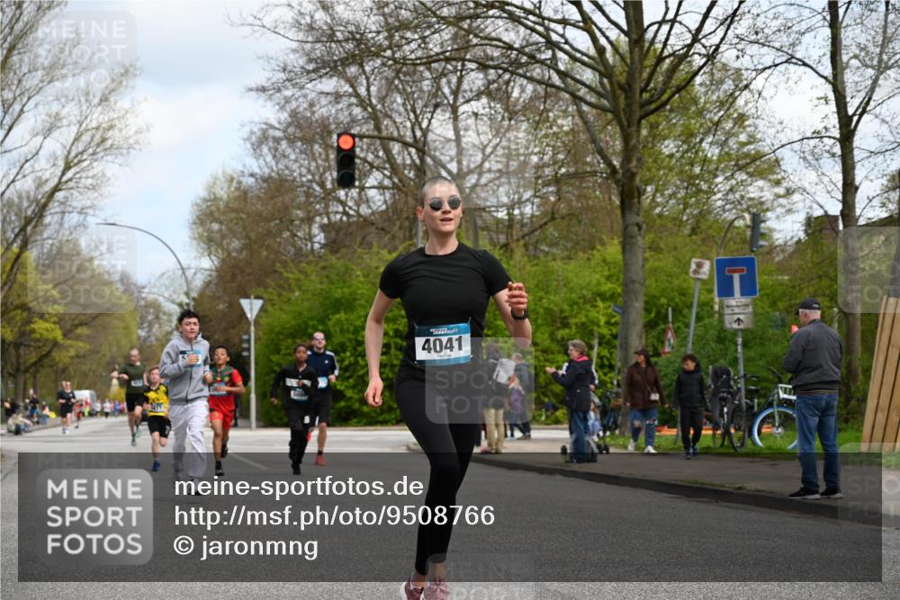 12.04.2026 - 45. Internationalen Wilhelmsburger Insellauf J. Mangold http://msf.ph/oto/9508766 12.04.2026 12:55:02 Ziel 5513, 5296, 4570, 3302, 2235, 3899, 3300, 5213, 3411, 4041, 5086, 5087, 4079, 4678, 3177, 5119, 2737, 2820, 5109, 5361, 4811 meine-sportfotos.de