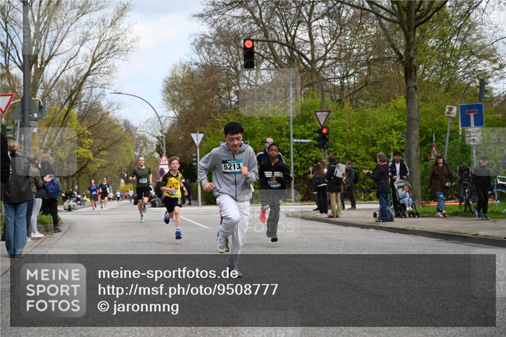 12.04.2026 - 45. Internationalen Wilhelmsburger Insellauf J. Mangold http://msf.ph/oto/9508777 12.04.2026 12:55:04 Ziel 5513, 5296, 4570, 3302, 2235, 3899, 3300, 5213, 3411, 4041, 5086, 5087, 4079, 4678, 3177, 5119, 2737, 2820, 5109, 5361, 4811 meine-sportfotos.de
