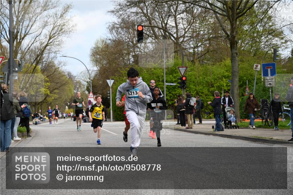 12.04.2026 - 45. Internationalen Wilhelmsburger Insellauf J. Mangold http://msf.ph/oto/9508778 12.04.2026 12:55:04 Ziel 5513, 5296, 4570, 3302, 2235, 3899, 3300, 5213, 3411, 4041, 5086, 5087, 4079, 4678, 3177, 5119, 2737, 2820, 5109, 5361, 4811 meine-sportfotos.de