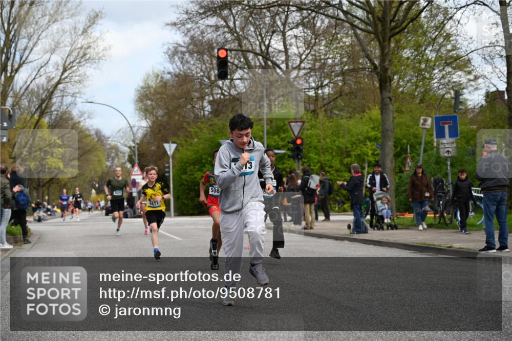 12.04.2026 - 45. Internationalen Wilhelmsburger Insellauf J. Mangold http://msf.ph/oto/9508781 12.04.2026 12:55:04 Ziel 5513, 5296, 4570, 3302, 2235, 3899, 3300, 5213, 3411, 4041, 5086, 5087, 4079, 4678, 3177, 5119, 2737, 2820, 5109, 5361, 4811 meine-sportfotos.de