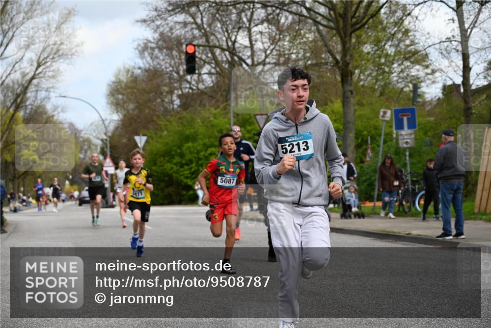 12.04.2026 - 45. Internationalen Wilhelmsburger Insellauf J. Mangold http://msf.ph/oto/9508787 12.04.2026 12:55:05 Ziel 5513, 5296, 4570, 3302, 2235, 3899, 3300, 5213, 3411, 4041, 5086, 5087, 4079, 4678, 3177, 5119, 2737, 2820, 5109, 5361, 4811, 4728 meine-sportfotos.de