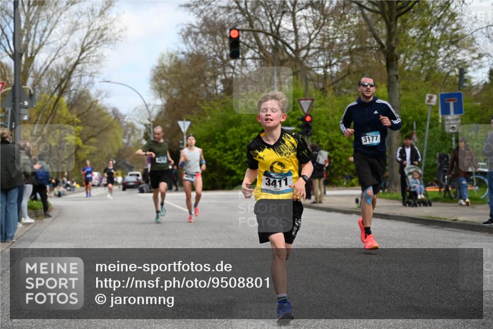 12.04.2026 - 45. Internationalen Wilhelmsburger Insellauf J. Mangold http://msf.ph/oto/9508801 12.04.2026 12:55:06 Ziel 5513, 5296, 4570, 3302, 2235, 3899, 3300, 5213, 3411, 4041, 5086, 5087, 4079, 4678, 3177, 5119, 2737, 2820, 5109, 5361, 4811, 4728 meine-sportfotos.de