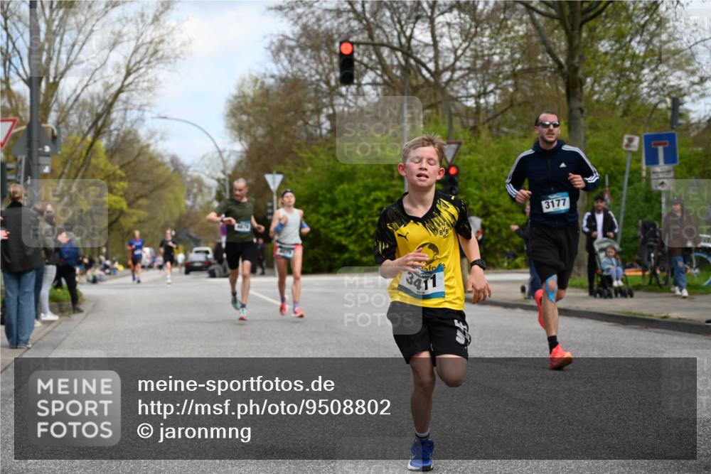 12.04.2026 - 45. Internationalen Wilhelmsburger Insellauf J. Mangold http://msf.ph/oto/9508802 12.04.2026 12:55:06 Ziel 5513, 5296, 4570, 3302, 2235, 3899, 3300, 5213, 3411, 4041, 5086, 5087, 4079, 4678, 3177, 5119, 2737, 2820, 5109, 5361, 4811, 4728 meine-sportfotos.de