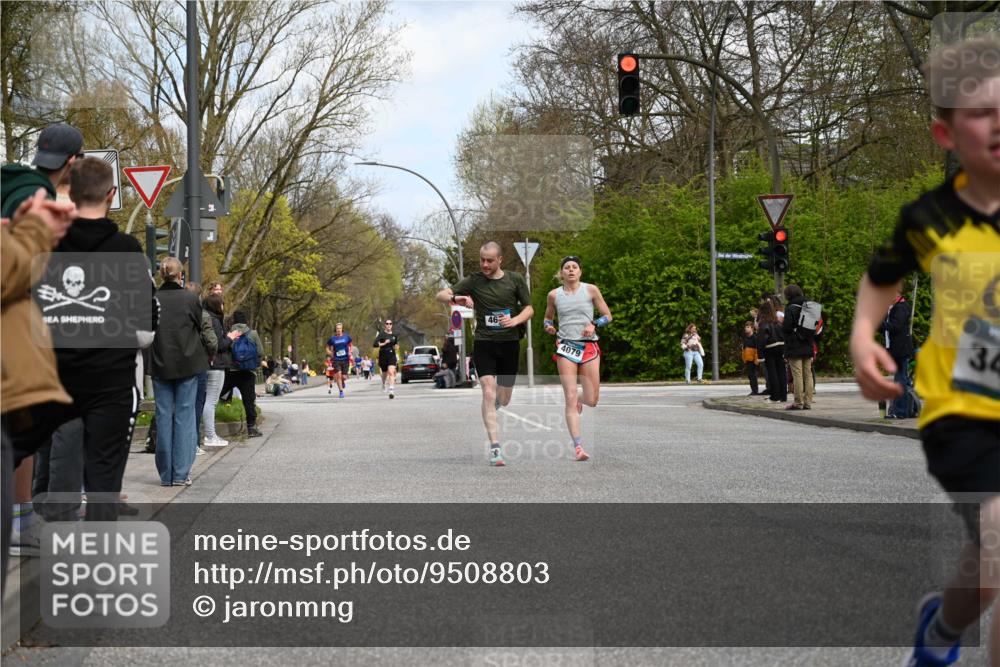 12.04.2026 - 45. Internationalen Wilhelmsburger Insellauf J. Mangold http://msf.ph/oto/9508803 12.04.2026 12:55:06 Ziel 5513, 5296, 4570, 3302, 2235, 3899, 3300, 5213, 3411, 4041, 5086, 5087, 4079, 4678, 3177, 5119, 2737, 2820, 5109, 5361, 4811, 4728 meine-sportfotos.de