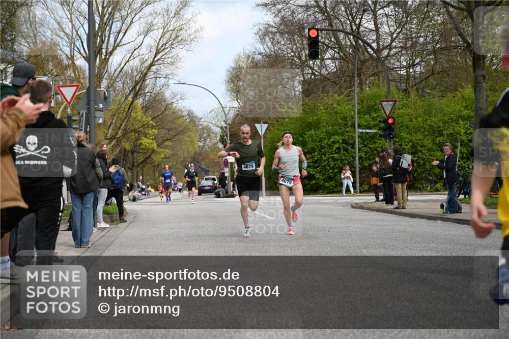 12.04.2026 - 45. Internationalen Wilhelmsburger Insellauf J. Mangold http://msf.ph/oto/9508804 12.04.2026 12:55:07 Ziel 5296, 4570, 3302, 2235, 3899, 3300, 5213, 3411, 4041, 5086, 5087, 4079, 4678, 3177, 5119, 2737, 2820, 5109, 5361, 4811, 4728 meine-sportfotos.de