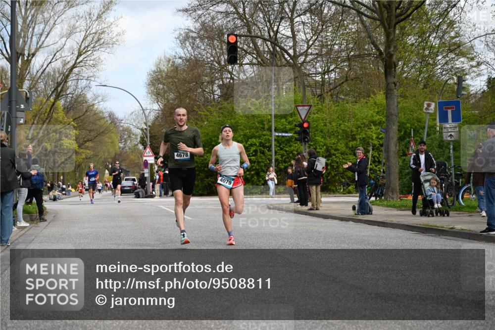 12.04.2026 - 45. Internationalen Wilhelmsburger Insellauf J. Mangold http://msf.ph/oto/9508811 12.04.2026 12:55:07 Ziel 5296, 4570, 3302, 2235, 3899, 3300, 5213, 3411, 4041, 5086, 5087, 4079, 4678, 3177, 5119, 2737, 2820, 5109, 5361, 4811, 4728 meine-sportfotos.de