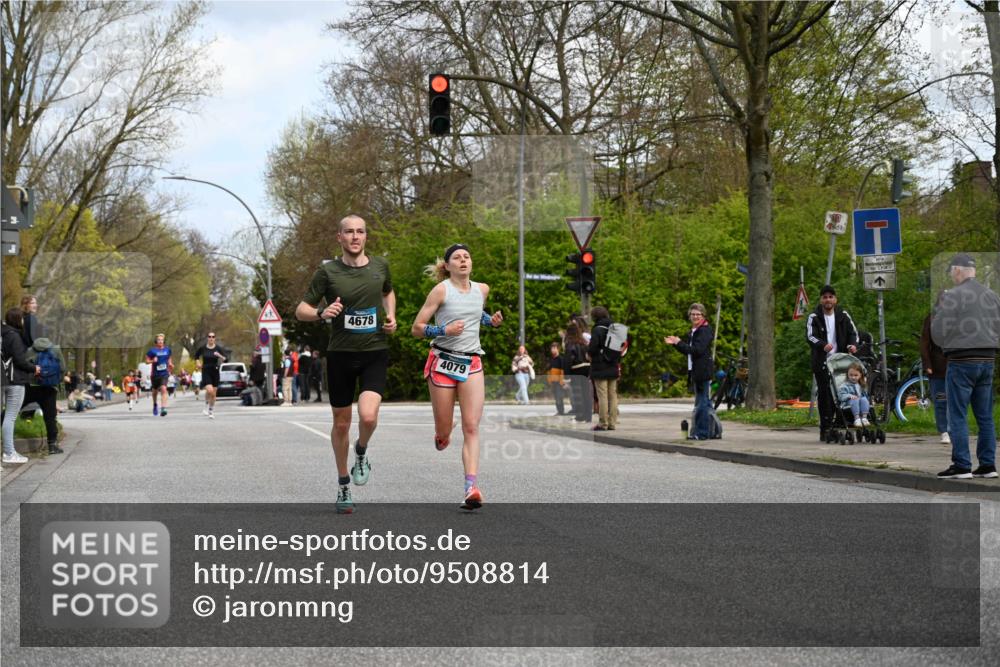 12.04.2026 - 45. Internationalen Wilhelmsburger Insellauf J. Mangold http://msf.ph/oto/9508814 12.04.2026 12:55:07 Ziel 5296, 4570, 3302, 2235, 3899, 3300, 5213, 3411, 4041, 5086, 5087, 4079, 4678, 3177, 5119, 2737, 2820, 5109, 5361, 4811, 4728 meine-sportfotos.de