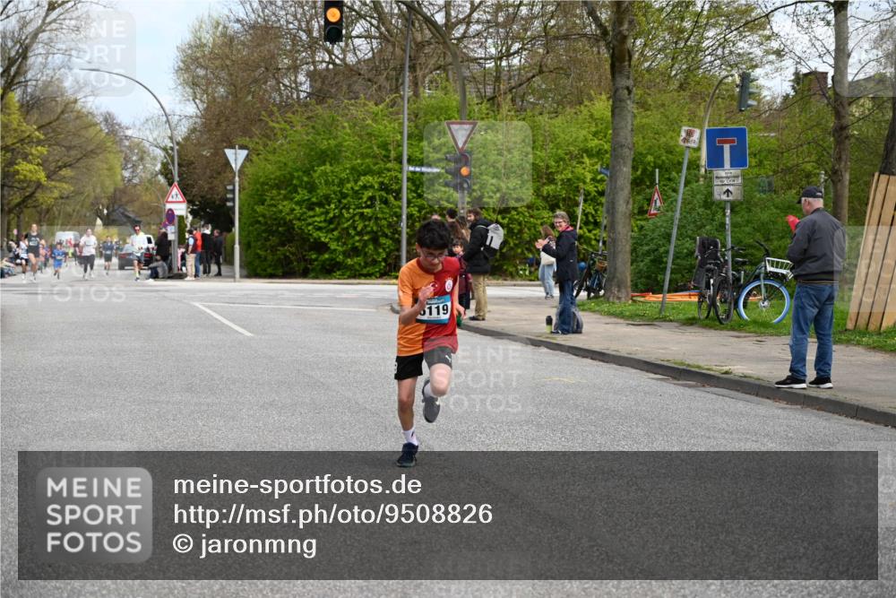 12.04.2026 - 45. Internationalen Wilhelmsburger Insellauf J. Mangold http://msf.ph/oto/9508826 12.04.2026 12:55:23 Ziel 4079, 4678, 3177, 5119, 2737, 2820, 5109, 5361, 4811, 4728, 3315, 5463, 4459, 4459, 5817, 5321, 4311, 2017, 2074, 5780, 5857, 2937, 5113 meine-sportfotos.de