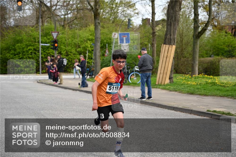 12.04.2026 - 45. Internationalen Wilhelmsburger Insellauf J. Mangold http://msf.ph/oto/9508834 12.04.2026 12:55:23 Ziel 4079, 4678, 3177, 5119, 2737, 2820, 5109, 5361, 4811, 4728, 3315, 5463, 4459, 4459, 5817, 5321, 4311, 2017, 2074, 5780, 5857, 2937, 5113 meine-sportfotos.de