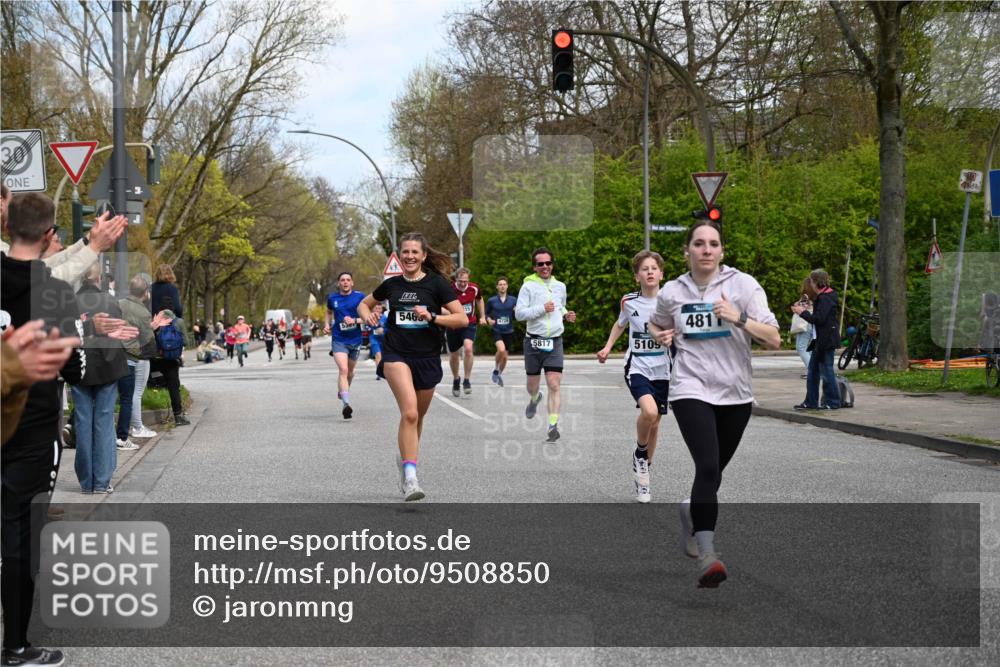 12.04.2026 - 45. Internationalen Wilhelmsburger Insellauf J. Mangold http://msf.ph/oto/9508850 12.04.2026 12:55:34 Ziel 5119, 2737, 2820, 5109, 5361, 4811, 4728, 3315, 5463, 4459, 5817, 5321, 4311, 2017, 2074, 5780, 5857, 2937, 5113, 5118, 3404, 2344, 5114, 5255, 4269, 3627 meine-sportfotos.de