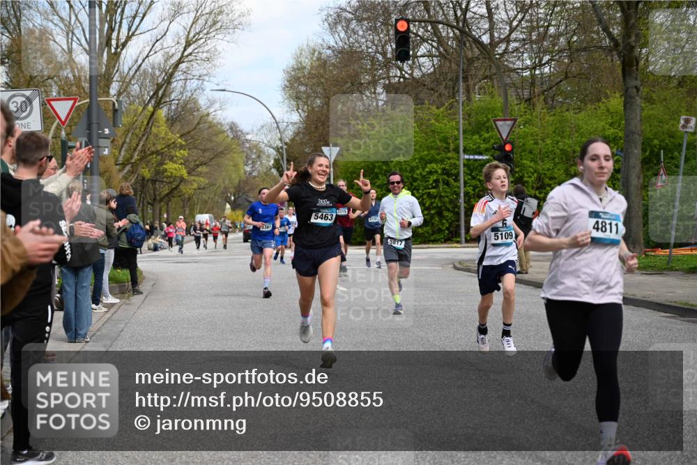 12.04.2026 - 45. Internationalen Wilhelmsburger Insellauf J. Mangold http://msf.ph/oto/9508855 12.04.2026 12:55:34 Ziel 5119, 2737, 2820, 5109, 5361, 4811, 4728, 3315, 5463, 4459, 5817, 5321, 4311, 2017, 2074, 5780, 5857, 2937, 5113, 5118, 3404, 2344, 5114, 5255, 4269, 3627 meine-sportfotos.de