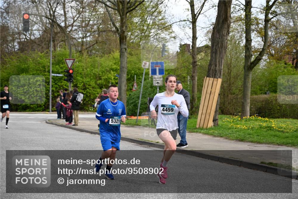 12.04.2026 - 45. Internationalen Wilhelmsburger Insellauf J. Mangold http://msf.ph/oto/9508902 12.04.2026 12:55:42 Ziel 5109, 5361, 4811, 4728, 3315, 5463, 4459, 5817, 5321, 4311, 2017, 2074, 5780, 2017, 2074, 5780, 5857, 2937, 5113, 5118, 3404, 2344, 5114, 5255, 5255, 4269, 3627, 5133, 5680, 4545, 5101 meine-sportfotos.de