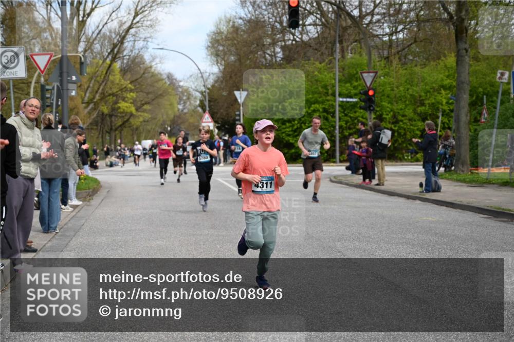 12.04.2026 - 45. Internationalen Wilhelmsburger Insellauf J. Mangold http://msf.ph/oto/9508926 12.04.2026 12:55:48 Ziel 5109, 5361, 4811, 4728, 3315, 5463, 4459, 5817, 5321, 4311, 2017, 2074, 5780, 5857, 2937, 5113, 5118, 3404, 2344, 5114, 5255, 4269, 3627, 5133, 5133, 5680, 4545, 5101, 4261, 4933 meine-sportfotos.de