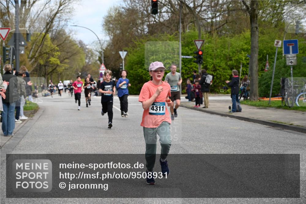 12.04.2026 - 45. Internationalen Wilhelmsburger Insellauf J. Mangold http://msf.ph/oto/9508931 12.04.2026 12:55:48 Ziel 5109, 5361, 4811, 4728, 3315, 5463, 4459, 5817, 5321, 4311, 2017, 2074, 5780, 5857, 2937, 5113, 5118, 3404, 2344, 5114, 5255, 4269, 3627, 5133, 5133, 5680, 4545, 5101, 4261, 4933 meine-sportfotos.de