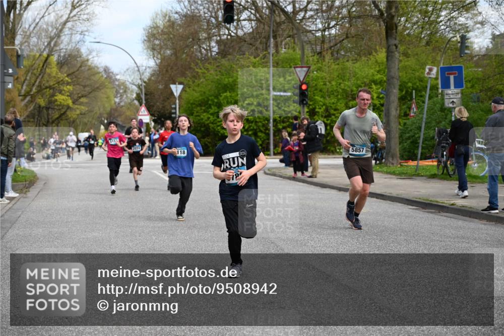 12.04.2026 - 45. Internationalen Wilhelmsburger Insellauf J. Mangold http://msf.ph/oto/9508942 12.04.2026 12:55:50 Ziel 5361, 4811, 4728, 3315, 5463, 4459, 5817, 5321, 4311, 2017, 2074, 5780, 5857, 2937, 5113, 5118, 3404, 3404, 2344, 5114, 5255, 4269, 3627, 5133, 5680, 4545, 5101, 4261, 4933, 5131 meine-sportfotos.de