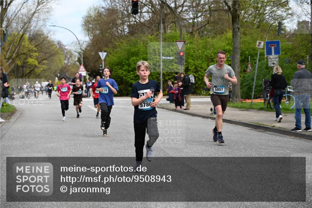 12.04.2026 - 45. Internationalen Wilhelmsburger Insellauf J. Mangold http://msf.ph/oto/9508943 12.04.2026 12:55:50 Ziel 5361, 4811, 4728, 3315, 5463, 4459, 5817, 5321, 4311, 2017, 2074, 5780, 5857, 2937, 5113, 5118, 3404, 3404, 2344, 5114, 5255, 4269, 3627, 5133, 5680, 4545, 5101, 4261, 4933, 5131 meine-sportfotos.de