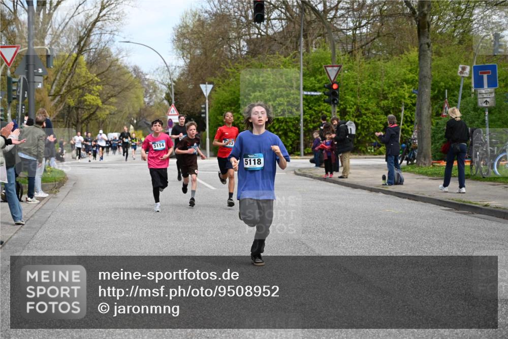 12.04.2026 - 45. Internationalen Wilhelmsburger Insellauf J. Mangold http://msf.ph/oto/9508952 12.04.2026 12:55:52 Ziel 4728, 3315, 5463, 4459, 5817, 5321, 4311, 2017, 2074, 5780, 5857, 2937, 5113, 5118, 3404, 2344, 5114, 2344, 5114, 5255, 4269, 3627, 5133, 5680, 4545, 5101, 4261, 4933, 5131, 5184 meine-sportfotos.de