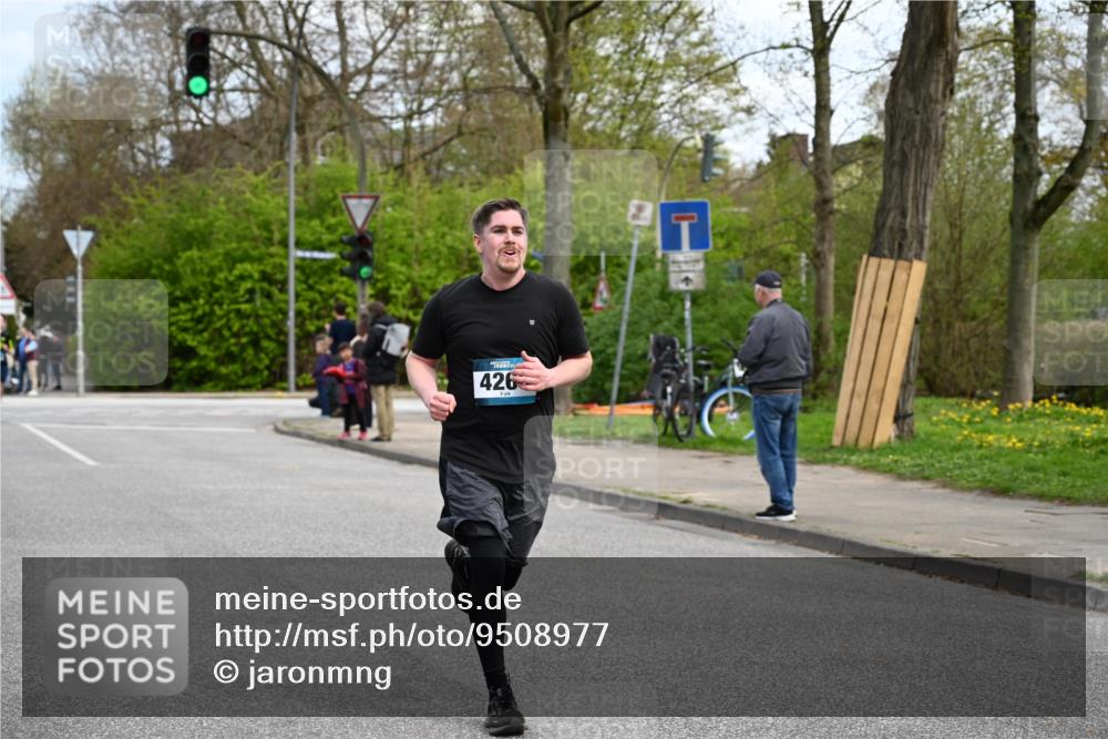 12.04.2026 - 45. Internationalen Wilhelmsburger Insellauf J. Mangold http://msf.ph/oto/9508977 12.04.2026 12:55:57 Ziel 3315, 5463, 4459, 5817, 5321, 4311, 2017, 2074, 5780, 5857, 2937, 5113, 5118, 3404, 2344, 5114, 5255, 4269, 3627, 3627, 5133, 5680, 4545, 5101, 4261, 4261, 4933, 5131, 5184, 5446, 4859, 5729, 5134, 3620 meine-sportfotos.de