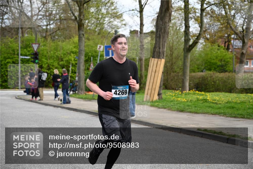 12.04.2026 - 45. Internationalen Wilhelmsburger Insellauf J. Mangold http://msf.ph/oto/9508983 12.04.2026 12:55:58 Ziel 4459, 5817, 5321, 4311, 2017, 2074, 5780, 5857, 2937, 5113, 5118, 3404, 2344, 5114, 5255, 4269, 3627, 5133, 5680, 4545, 5101, 4261, 4933, 5131, 5184, 5446, 4859, 5729, 5134, 3620 meine-sportfotos.de