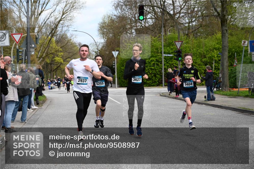 12.04.2026 - 45. Internationalen Wilhelmsburger Insellauf J. Mangold http://msf.ph/oto/9508987 12.04.2026 12:56:02 Ziel 5321, 4311, 2017, 2074, 5780, 5857, 2937, 5113, 5118, 3404, 2344, 5114, 5255, 4269, 3627, 5133, 5680, 4545, 5101, 4261, 4933, 5131, 5131, 5184, 5446, 4859, 5729, 5134, 3620, 4848, 5410, 4168, 4921, 4922 meine-sportfotos.de