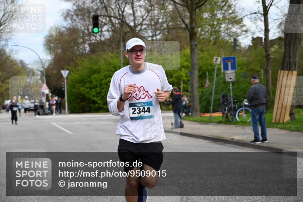 12.04.2026 - 45. Internationalen Wilhelmsburger Insellauf J. Mangold http://msf.ph/oto/9509015 12.04.2026 12:56:05 Ziel 4311, 2017, 2074, 5780, 5857, 2937, 5113, 5118, 3404, 2344, 5114, 5255, 4269, 3627, 5133, 5680, 4545, 4545, 5101, 4261, 4933, 5131, 5184, 5446, 4859, 5729, 5134, 3620, 4848, 5410, 4168, 4921, 4922, 4237, 5094 meine-sportfotos.de