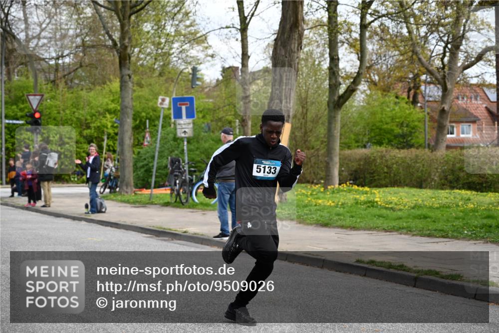 12.04.2026 - 45. Internationalen Wilhelmsburger Insellauf J. Mangold http://msf.ph/oto/9509026 12.04.2026 12:56:12 Ziel 2937, 5113, 5118, 3404, 2344, 5114, 5255, 4269, 3627, 5133, 5680, 4545, 5101, 4261, 4933, 5131, 5184, 5446, 4859, 5729, 5134, 3620, 4848, 5410, 4848, 5410, 4168, 4921, 4922, 4237, 5094, 4835, 5141, 5549 meine-sportfotos.de