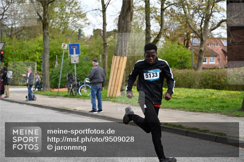 12.04.2026 - 45. Internationalen Wilhelmsburger Insellauf J. Mangold http://msf.ph/oto/9509028 12.04.2026 12:56:12 Ziel 2937, 5113, 5118, 3404, 2344, 5114, 5255, 4269, 3627, 5133, 5680, 4545, 5101, 4261, 4933, 5131, 5184, 5446, 4859, 5729, 5134, 3620, 4848, 5410, 4848, 5410, 4168, 4921, 4922, 4237, 5094, 4835, 5141, 5549 meine-sportfotos.de