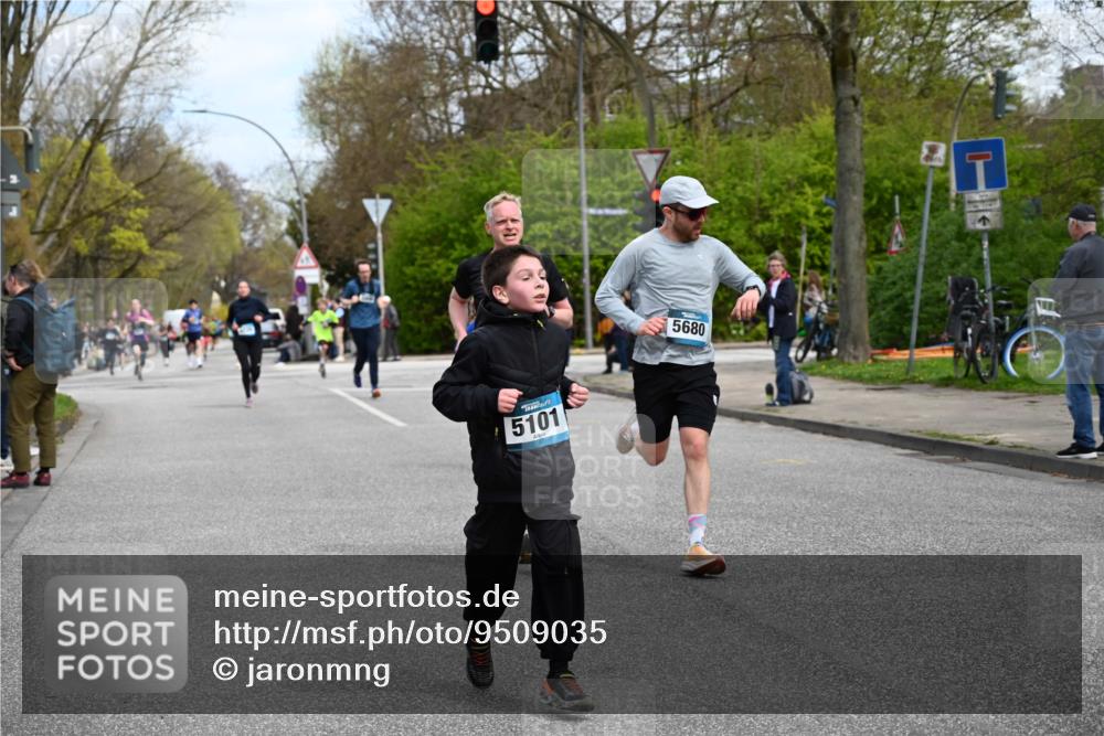 12.04.2026 - 45. Internationalen Wilhelmsburger Insellauf J. Mangold http://msf.ph/oto/9509035 12.04.2026 12:56:13 Ziel 5118, 3404, 2344, 5114, 5255, 4269, 3627, 5133, 5680, 4545, 5101, 4261, 4933, 5131, 5184, 5446, 4859, 5729, 5134, 3620, 4848, 5410, 4168, 4168, 4921, 4922, 4237, 5094, 4835, 5141, 5549, 5163 meine-sportfotos.de