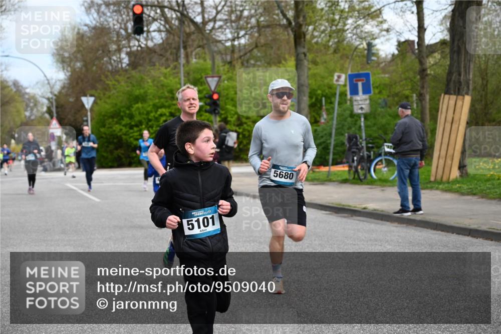 12.04.2026 - 45. Internationalen Wilhelmsburger Insellauf J. Mangold http://msf.ph/oto/9509040 12.04.2026 12:56:14 Ziel 5118, 3404, 2344, 5114, 5255, 4269, 3627, 5133, 5680, 4545, 5101, 4261, 4933, 5131, 5131, 5184, 5446, 4859, 5729, 5134, 3620, 4848, 5410, 4168, 4921, 4922, 4921, 4922, 4237, 5094, 4835, 5141, 5549, 5163 meine-sportfotos.de
