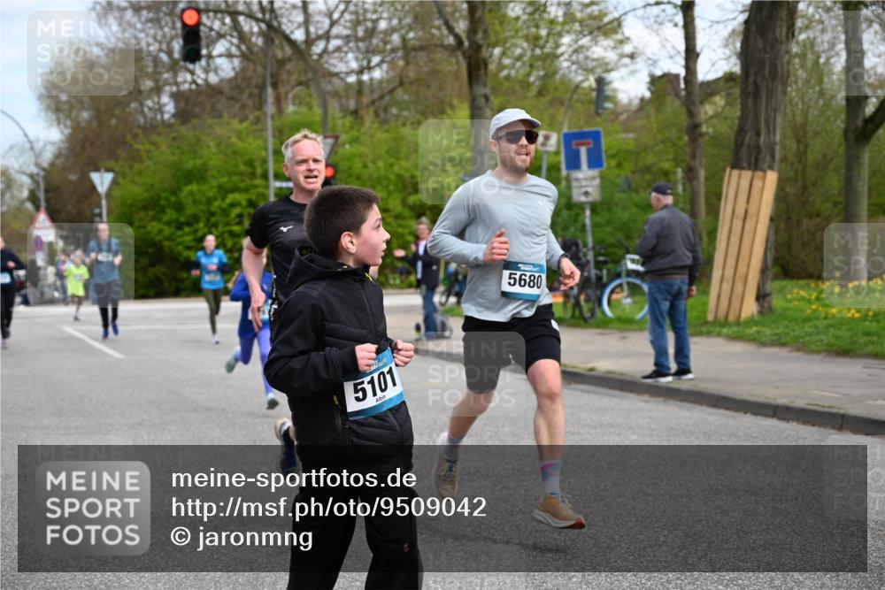 12.04.2026 - 45. Internationalen Wilhelmsburger Insellauf J. Mangold http://msf.ph/oto/9509042 12.04.2026 12:56:14 Ziel 5118, 3404, 2344, 5114, 5255, 4269, 3627, 5133, 5680, 4545, 5101, 4261, 4933, 5131, 5131, 5184, 5446, 4859, 5729, 5134, 3620, 4848, 5410, 4168, 4921, 4922, 4921, 4922, 4237, 5094, 4835, 5141, 5549, 5163 meine-sportfotos.de