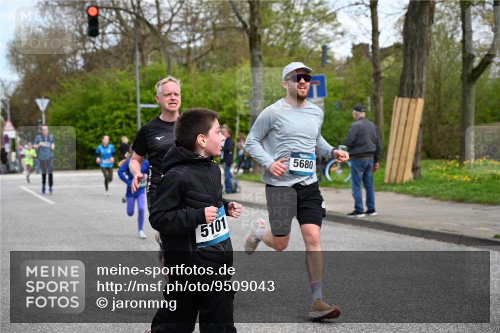12.04.2026 - 45. Internationalen Wilhelmsburger Insellauf J. Mangold http://msf.ph/oto/9509043 12.04.2026 12:56:14 Ziel 5118, 3404, 2344, 5114, 5255, 4269, 3627, 5133, 5680, 4545, 5101, 4261, 4933, 5131, 5131, 5184, 5446, 4859, 5729, 5134, 3620, 4848, 5410, 4168, 4921, 4922, 4921, 4922, 4237, 5094, 4835, 5141, 5549, 5163 meine-sportfotos.de