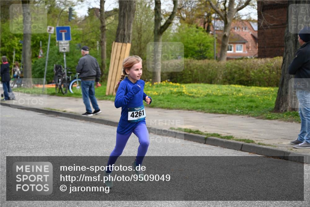 12.04.2026 - 45. Internationalen Wilhelmsburger Insellauf J. Mangold http://msf.ph/oto/9509049 12.04.2026 12:56:15 Ziel 3404, 2344, 5114, 5255, 4269, 3627, 5133, 5680, 4545, 5101, 4261, 4933, 5131, 5184, 5184, 5446, 4859, 5729, 5134, 3620, 4848, 5410, 4168, 4921, 4922, 4237, 5094, 4835, 5141, 5549, 5163, 5147 meine-sportfotos.de