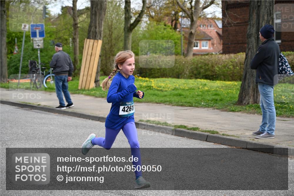 12.04.2026 - 45. Internationalen Wilhelmsburger Insellauf J. Mangold http://msf.ph/oto/9509050 12.04.2026 12:56:16 Ziel 2344, 5114, 5255, 4269, 3627, 5133, 5680, 4545, 5101, 4261, 4933, 5131, 5184, 5446, 4859, 5729, 5134, 3620, 4848, 5410, 4168, 4921, 4922, 4237, 4237, 5094, 4835, 5141, 5549, 5163, 5147 meine-sportfotos.de