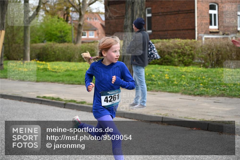 12.04.2026 - 45. Internationalen Wilhelmsburger Insellauf J. Mangold http://msf.ph/oto/9509054 12.04.2026 12:56:16 Ziel 2344, 5114, 5255, 4269, 3627, 5133, 5680, 4545, 5101, 4261, 4933, 5131, 5184, 5446, 4859, 5729, 5134, 3620, 4848, 5410, 4168, 4921, 4922, 4237, 4237, 5094, 4835, 5141, 5549, 5163, 5147 meine-sportfotos.de