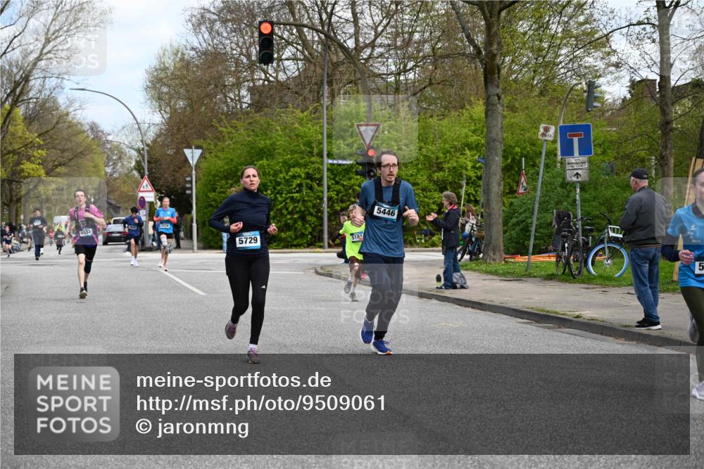 12.04.2026 - 45. Internationalen Wilhelmsburger Insellauf J. Mangold http://msf.ph/oto/9509061 12.04.2026 12:56:18 Ziel 5255, 4269, 3627, 5133, 5680, 4545, 5101, 4261, 4933, 5131, 5184, 5446, 4859, 5729, 5446, 4859, 5729, 5134, 3620, 4848, 5410, 4168, 4921, 4922, 4237, 5094, 4835, 4835, 5141, 5549, 5163, 5147, 3600, 2491 meine-sportfotos.de
