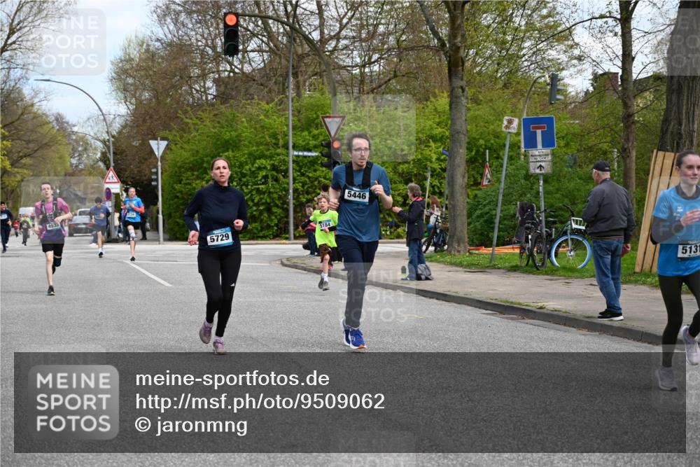 12.04.2026 - 45. Internationalen Wilhelmsburger Insellauf J. Mangold http://msf.ph/oto/9509062 12.04.2026 12:56:18 Ziel 5255, 4269, 3627, 5133, 5680, 4545, 5101, 4261, 4933, 5131, 5184, 5446, 4859, 5729, 5446, 4859, 5729, 5134, 3620, 4848, 5410, 4168, 4921, 4922, 4237, 5094, 4835, 4835, 5141, 5549, 5163, 5147, 3600, 2491 meine-sportfotos.de