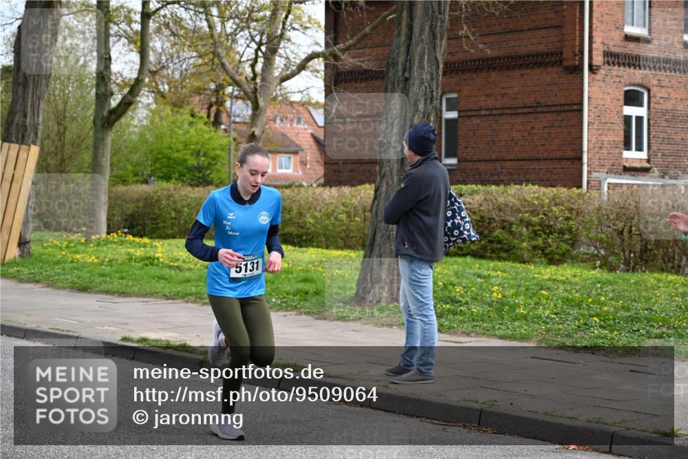 12.04.2026 - 45. Internationalen Wilhelmsburger Insellauf J. Mangold http://msf.ph/oto/9509064 12.04.2026 12:56:19 Ziel 5255, 4269, 3627, 5133, 5680, 4545, 5101, 4261, 4933, 5131, 5184, 5446, 4859, 5729, 5134, 5134, 3620, 4848, 5410, 4168, 4921, 4922, 4237, 5094, 4835, 5141, 5549, 5163, 5147, 3600, 2491 meine-sportfotos.de