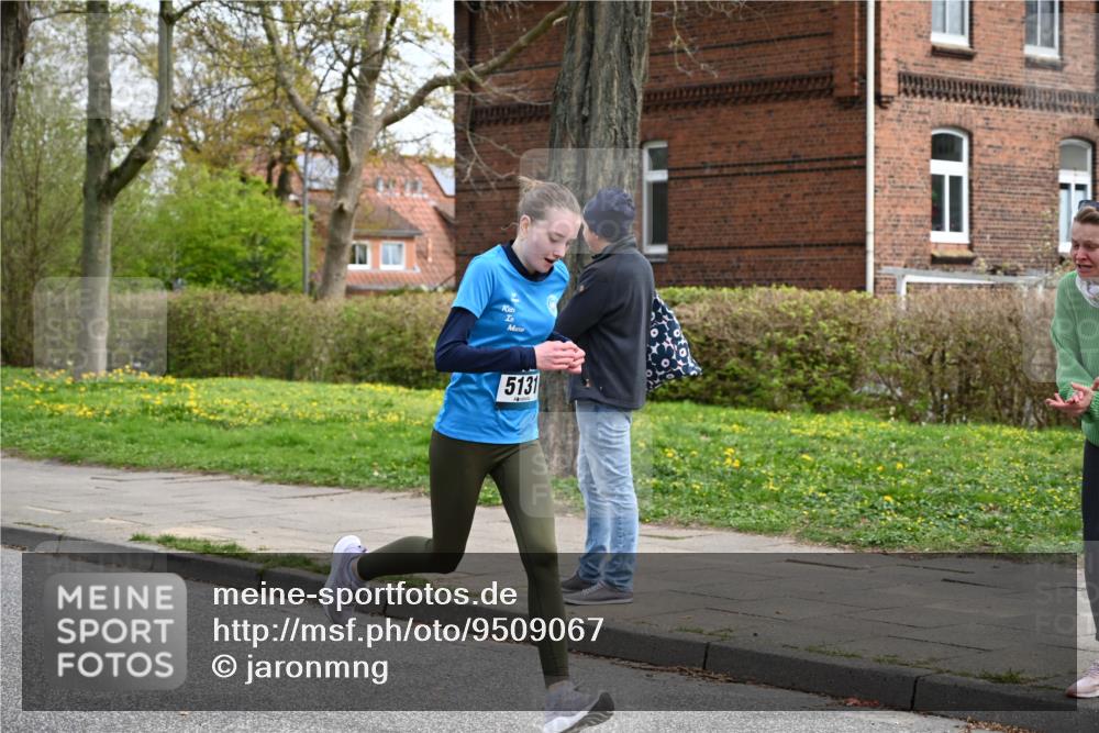 12.04.2026 - 45. Internationalen Wilhelmsburger Insellauf J. Mangold http://msf.ph/oto/9509067 12.04.2026 12:56:19 Ziel 5255, 4269, 3627, 5133, 5680, 4545, 5101, 4261, 4933, 5131, 5184, 5446, 4859, 5729, 5134, 5134, 3620, 4848, 5410, 4168, 4921, 4922, 4237, 5094, 4835, 5141, 5549, 5163, 5147, 3600, 2491 meine-sportfotos.de