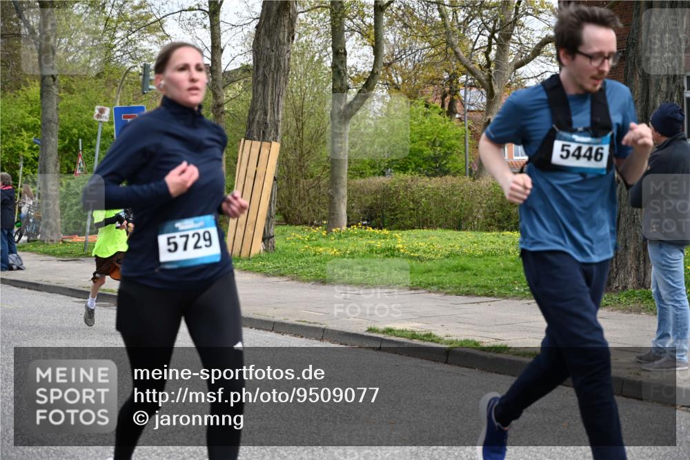 12.04.2026 - 45. Internationalen Wilhelmsburger Insellauf J. Mangold http://msf.ph/oto/9509077 12.04.2026 12:56:21 Ziel 4269, 3627, 5133, 5680, 4545, 5101, 4261, 4933, 5131, 5184, 5446, 4859, 5729, 5134, 3620, 3620, 4848, 5410, 4168, 4921, 4922, 4237, 5094, 4835, 5141, 5549, 5163, 5147, 3600, 2491, 3985 meine-sportfotos.de