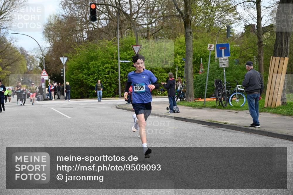 12.04.2026 - 45. Internationalen Wilhelmsburger Insellauf J. Mangold http://msf.ph/oto/9509093 12.04.2026 12:56:24 Ziel 5133, 5680, 4545, 5101, 4261, 4933, 5131, 5184, 5446, 4859, 5729, 5134, 3620, 4848, 5410, 4848, 5410, 4168, 4921, 4922, 4237, 5094, 4835, 5141, 5549, 5549, 5163, 5147, 3600, 2491, 3985, 4598, 3921, 5343 meine-sportfotos.de