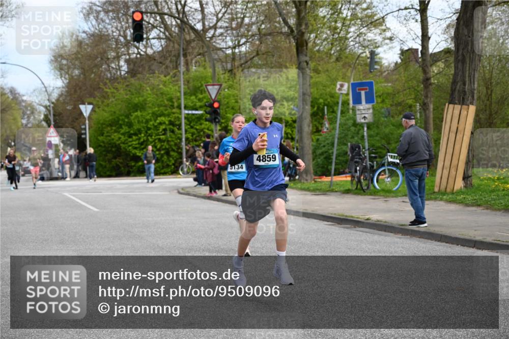 12.04.2026 - 45. Internationalen Wilhelmsburger Insellauf J. Mangold http://msf.ph/oto/9509096 12.04.2026 12:56:24 Ziel 5133, 5680, 4545, 5101, 4261, 4933, 5131, 5184, 5446, 4859, 5729, 5134, 3620, 4848, 5410, 4848, 5410, 4168, 4921, 4922, 4237, 5094, 4835, 5141, 5549, 5549, 5163, 5147, 3600, 2491, 3985, 4598, 3921, 5343 meine-sportfotos.de