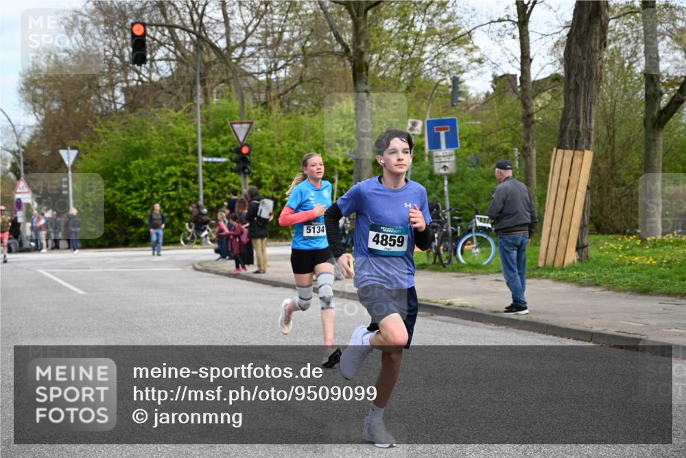 12.04.2026 - 45. Internationalen Wilhelmsburger Insellauf J. Mangold http://msf.ph/oto/9509099 12.04.2026 12:56:24 Ziel 5133, 5680, 4545, 5101, 4261, 4933, 5131, 5184, 5446, 4859, 5729, 5134, 3620, 4848, 5410, 4848, 5410, 4168, 4921, 4922, 4237, 5094, 4835, 5141, 5549, 5549, 5163, 5147, 3600, 2491, 3985, 4598, 3921, 5343 meine-sportfotos.de
