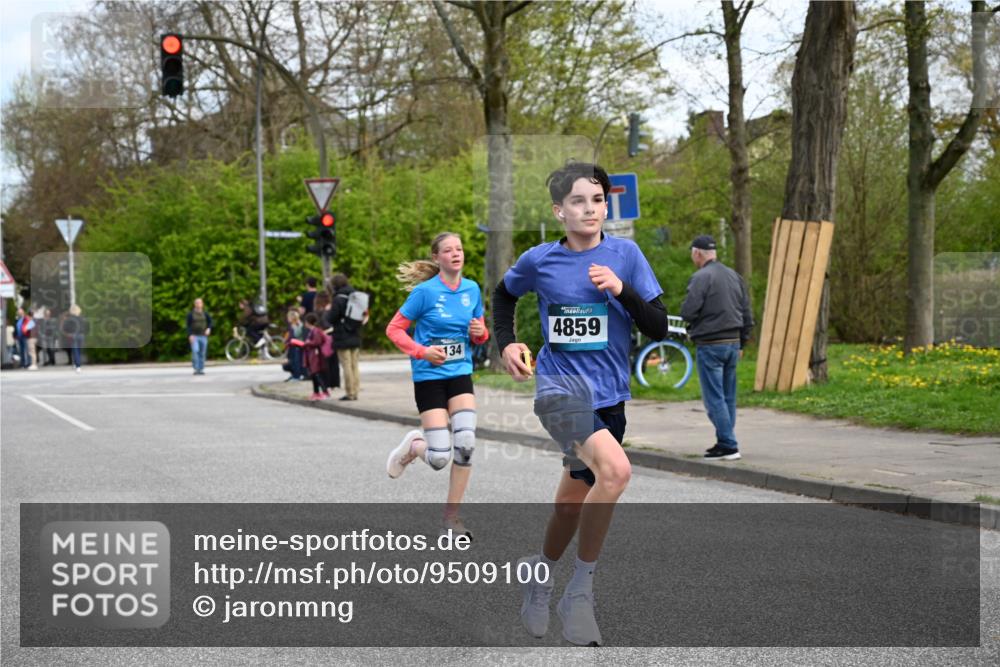 12.04.2026 - 45. Internationalen Wilhelmsburger Insellauf J. Mangold http://msf.ph/oto/9509100 12.04.2026 12:56:24 Ziel 5133, 5680, 4545, 5101, 4261, 4933, 5131, 5184, 5446, 4859, 5729, 5134, 3620, 4848, 5410, 4848, 5410, 4168, 4921, 4922, 4237, 5094, 4835, 5141, 5549, 5549, 5163, 5147, 3600, 2491, 3985, 4598, 3921, 5343 meine-sportfotos.de